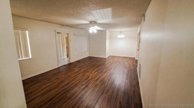 Building Photo - 222 Pine HOV Cir