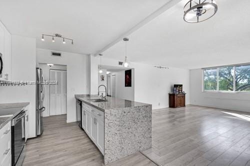 Building Photo - 2 bedroom in Hollywood FL 33021