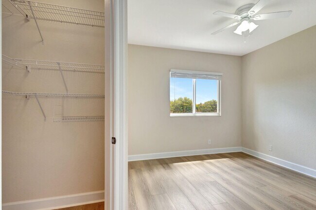 Building Photo - 4770 Cadiz Cir