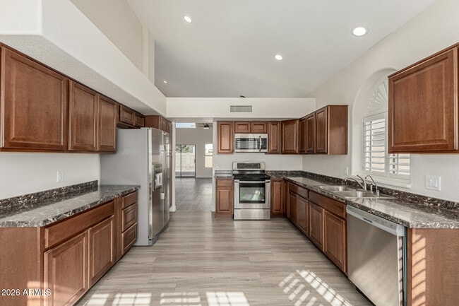 Building Photo - 4368 W Wahalla Ln