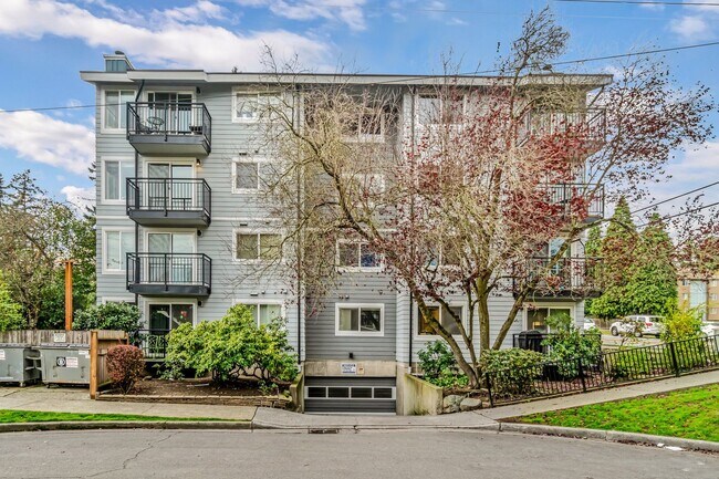 Building Photo - 715 N 130th St