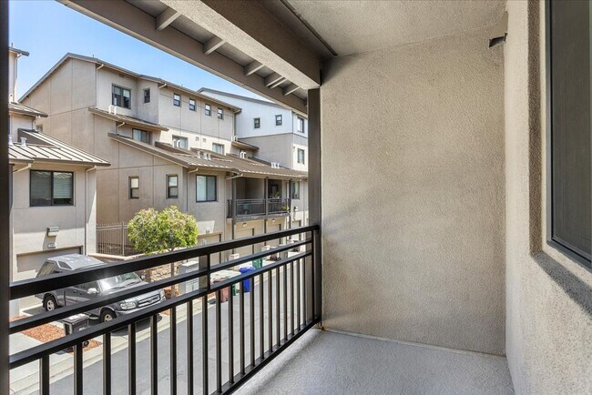 Building Photo - 2857 Regatta Dr
