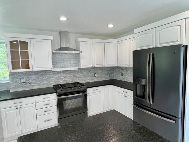 Building Photo - 4702 S Palouse Ct