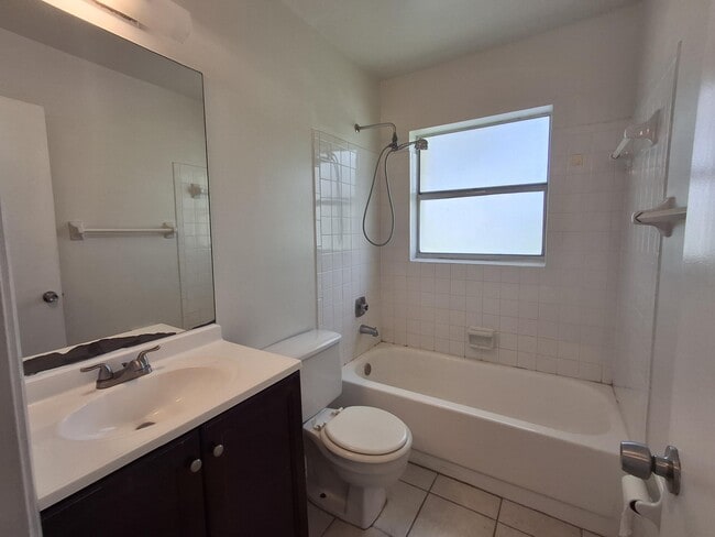 Building Photo - 11506 Royal Palm Blvd