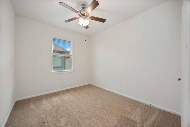 Building Photo - 4012 Centre Valley Ln