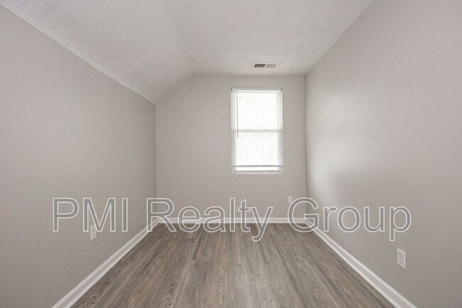 Building Photo - 3295 W 46th St
