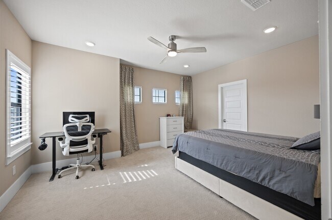 Building Photo - 27927 Indigo Ridge Dr