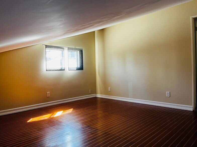 Building Photo - 1731 Harriman Ln