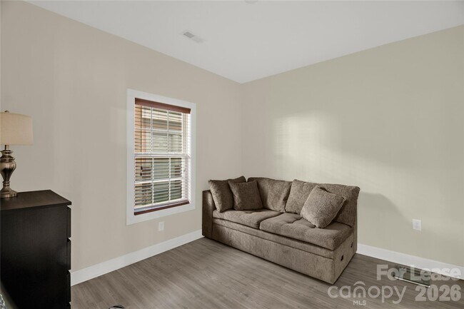 Building Photo - 9047 Meadow Vista Rd