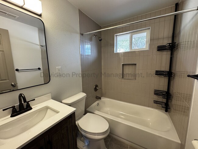 Building Photo - Cute 2 Bedroom House in South Colorado Springs with Large Garage