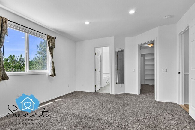 Building Photo - 5499 S Yarrow Pl