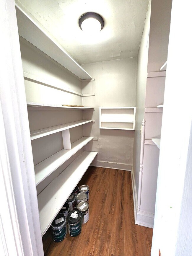 Building Photo - ENTEGJ - 3027-3029 N Holton Ave