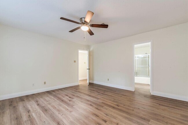 Building Photo - 13109 Marble Falls Cove