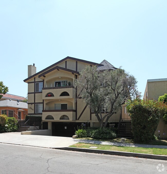 Building Photo - Cedar Avenue