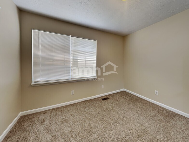 Building Photo - 6917 Devinney Ln