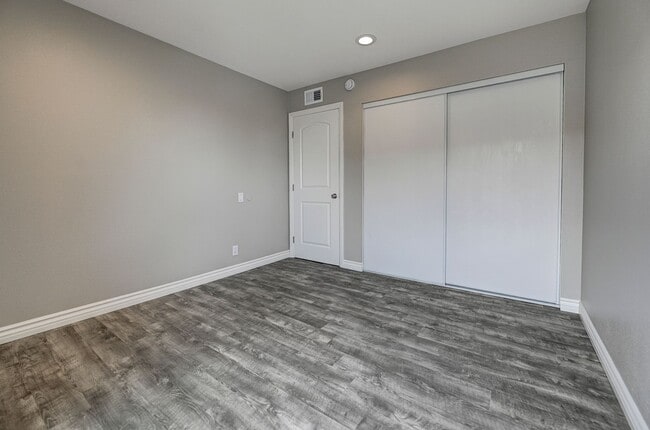 Building Photo - MUST SEE!!! BEAUTIFUL!!!  – Updated Upstai...