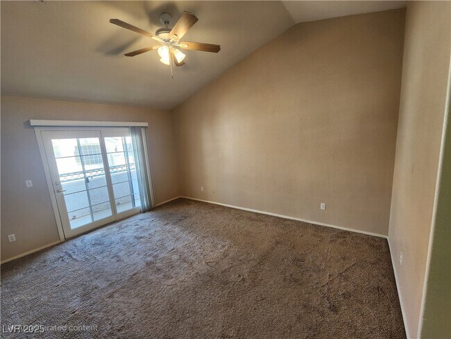 Building Photo - 5201 S Torrey Pines Dr