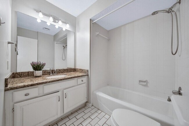 Building Photo - 4137 Ruskin St