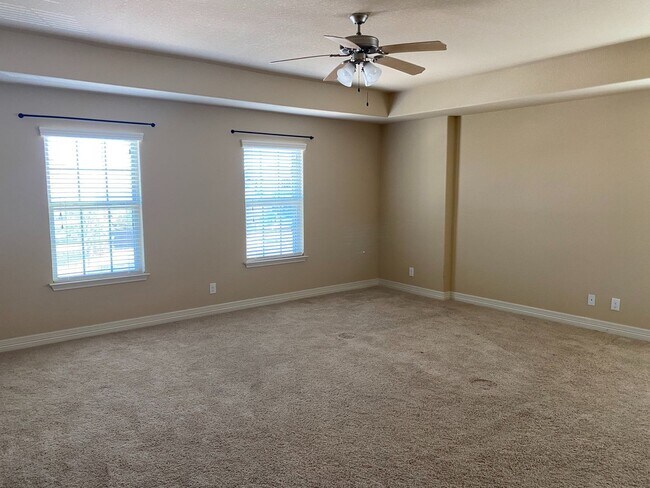 Building Photo - 3101 Christians Tee