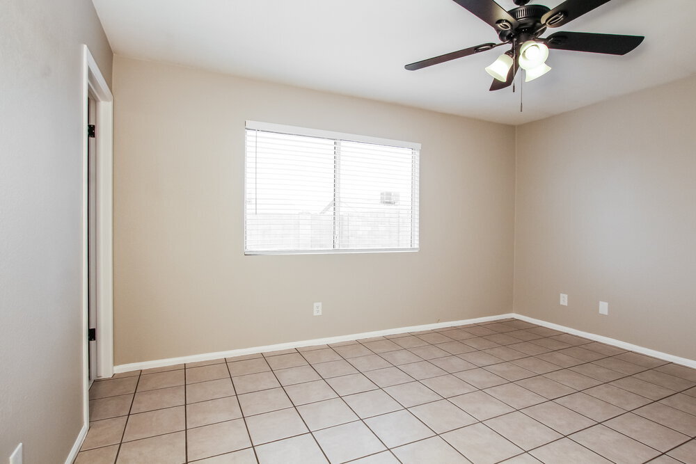 Building Photo - 4218 N 107th Ln