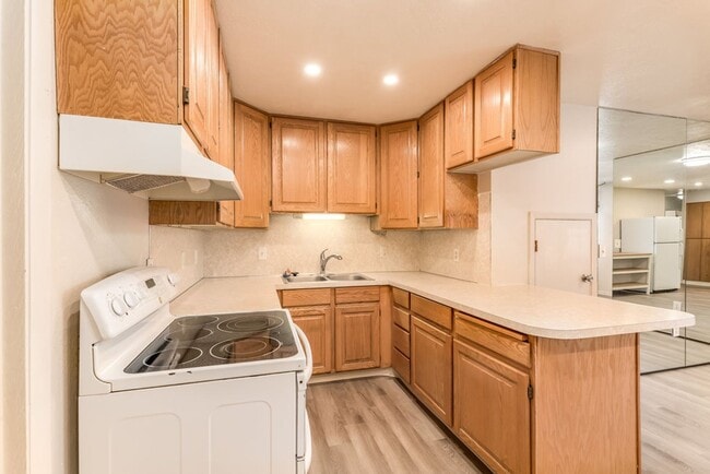 Building Photo - 4517 1175 W