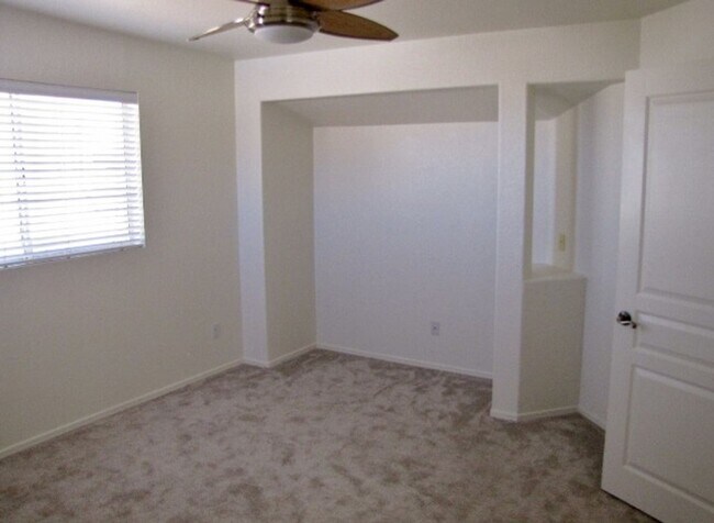Building Photo - 3BR/2BA/2CG, 1615 sq.ft. home in Sierra Springs subdivision in Sierra Vista, AZ