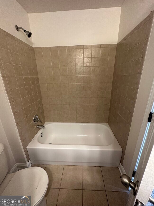 Building Photo - 35 Villa Ct SE