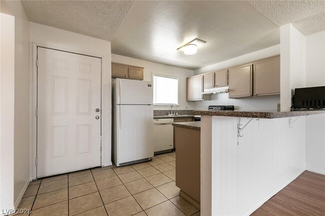 Building Photo - 5404 S Swenson St