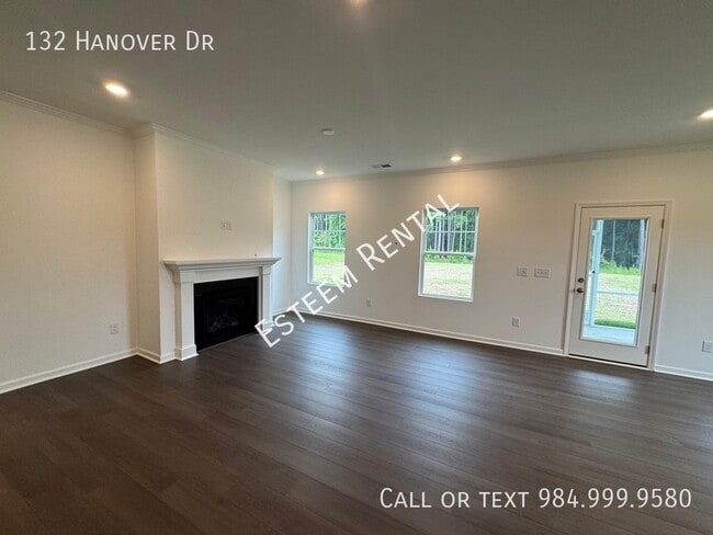 Building Photo - 132 Hanover Dr