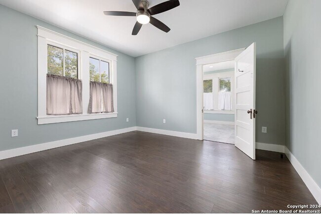 Building Photo - Hill Country Retreat