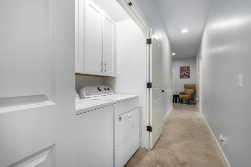 Building Photo - 148 N Hibbert