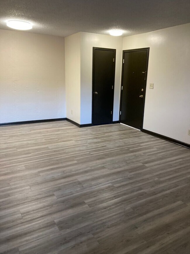 Building Photo - SW 1 bedroom 1 bath apartment for rent