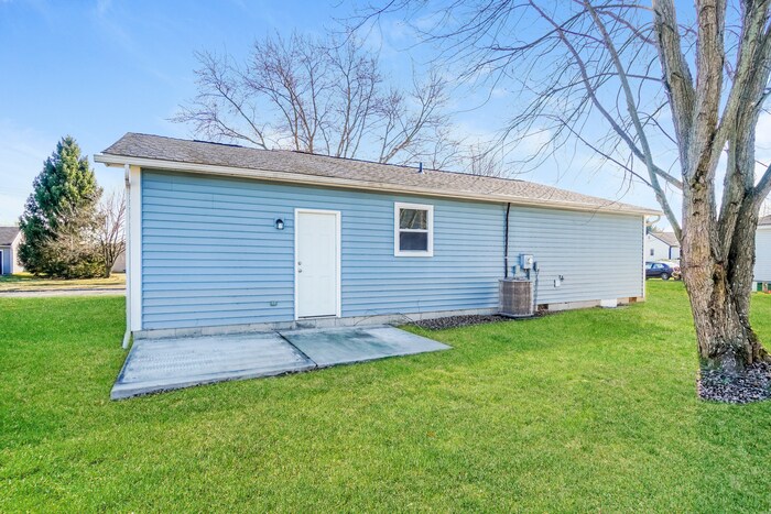 Building Photo - 3991 Briarbush Dr