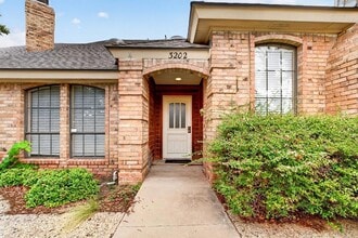 Building Photo - 3203 Tealwood Pl