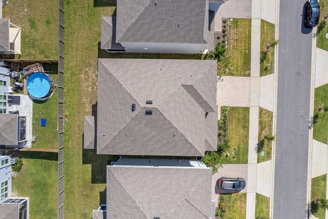 Building Photo - 1386 NW 132nd Cir