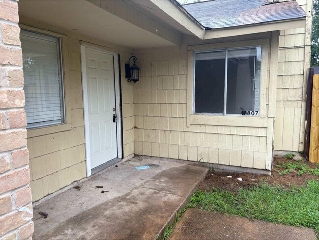 Building Photo - 17807 Northway Ct