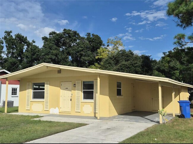 Building Photo - 2418 Wishing Well Cir