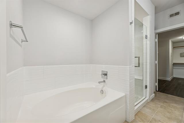 Building Photo - 4040 N Hall St