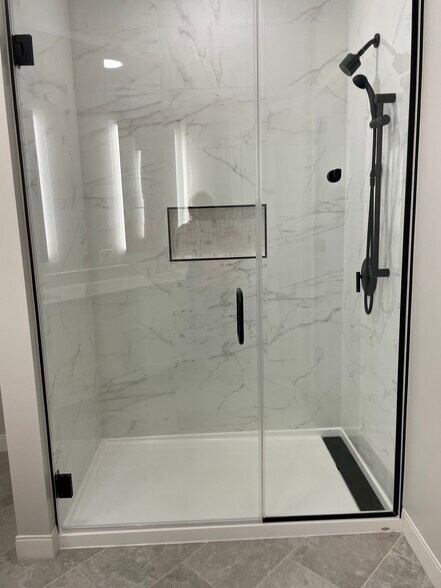 Building Photo - 18 Artisan Dr