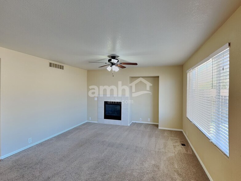 Building Photo - 15625 E 99th Ave