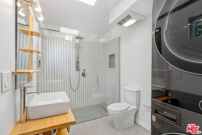 Building Photo - 3352 Oak Glen Dr