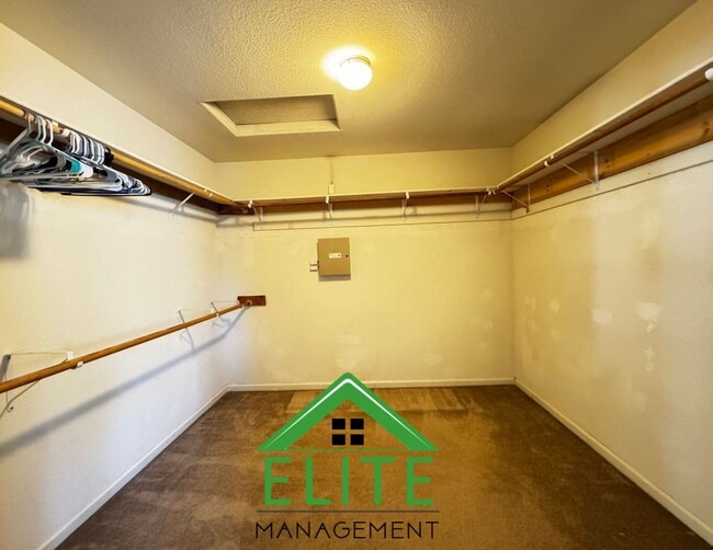 Building Photo - Home Located in the Highly Sought-after No...