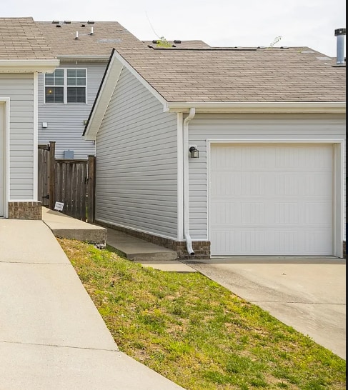 Building Photo - 2570 River Trail Dr