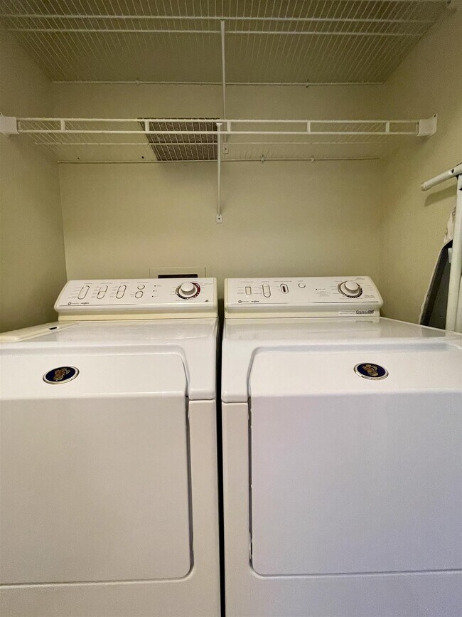 Building Photo - 75 Spring Lake Dr