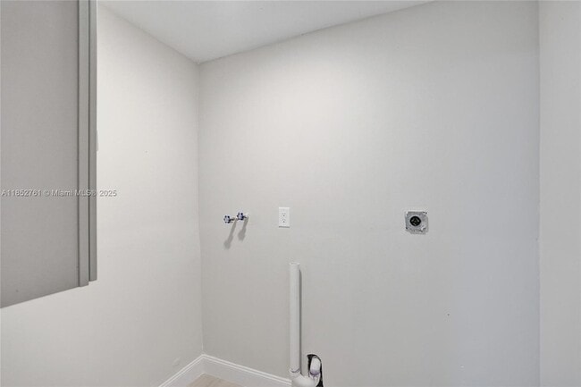 Building Photo - 3800 SW 58th Terrace