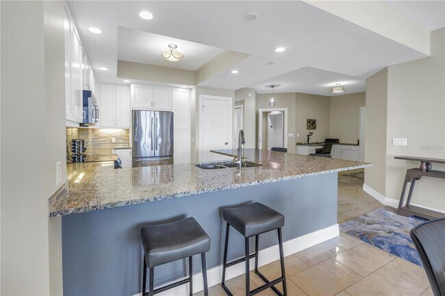 Building Photo - 1325 Snell Isle Blvd NE