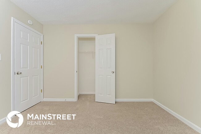 Building Photo - 3447 Oak Leaf Ct