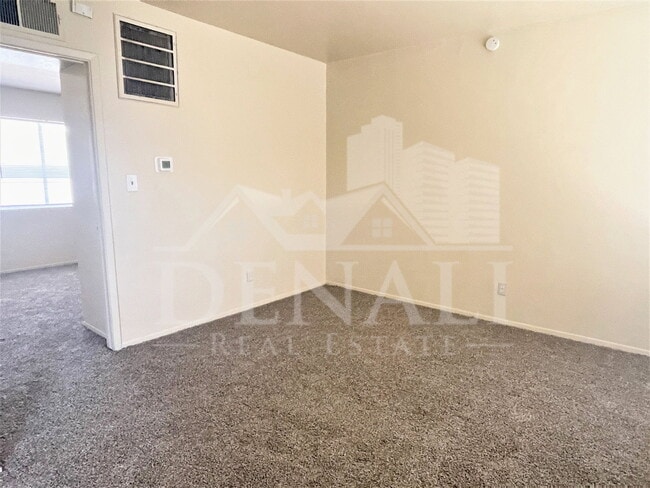 Building Photo - 1211 W Apache Trail