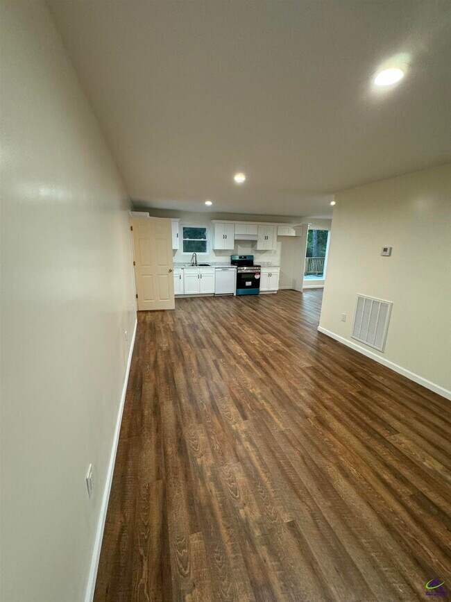 Building Photo - 104 Acorn Ridge Ct