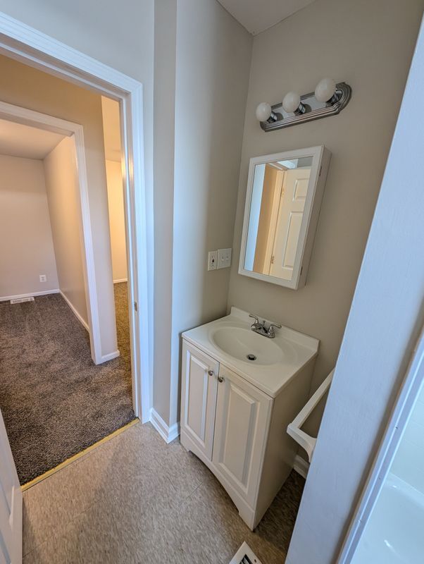 Building Photo - 109 Goethe St